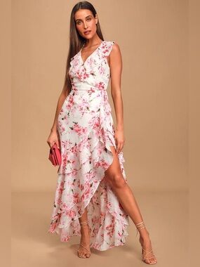 lulus ocean of elegance dress leave it to @joandkemp to somehow look even more stunning than a sunset our Brilliant Elegance Dress is perfect for summer events and available at the link in our bio #lovelulus
